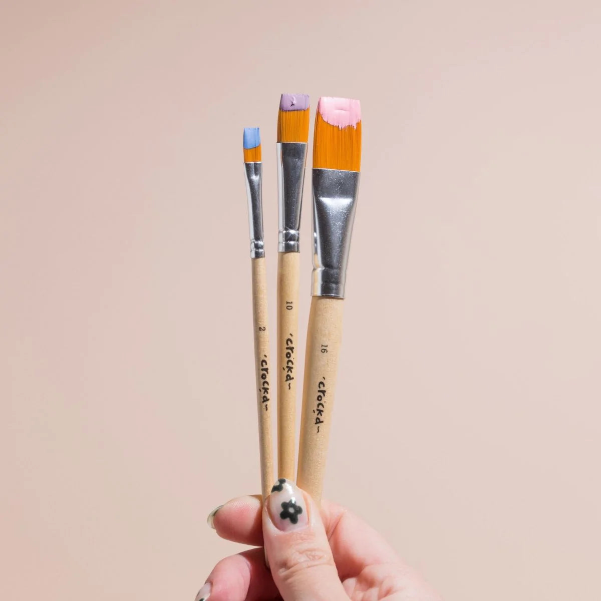 3 premium brushes that come with the Crockd’s acrylic paint kit